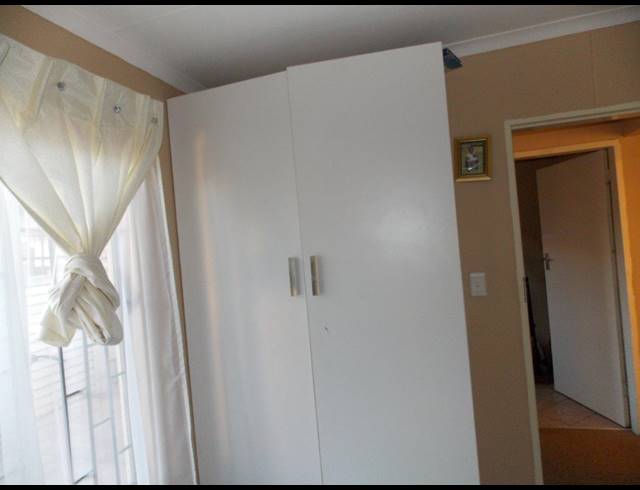 3 BEDROOM HOUSE SOLD IN THE ORCHARDS